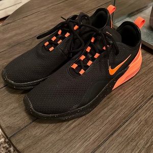 Nike Air Max Motion 2 MENS 10.5